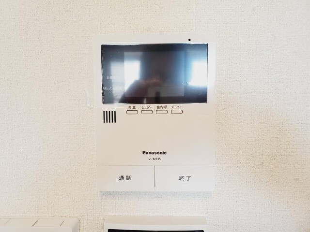 ����9