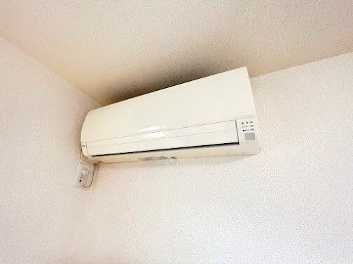 ����9