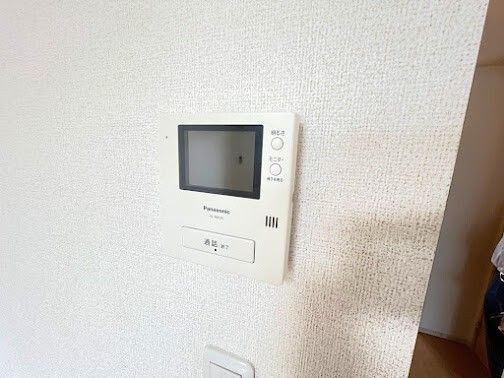 ����10