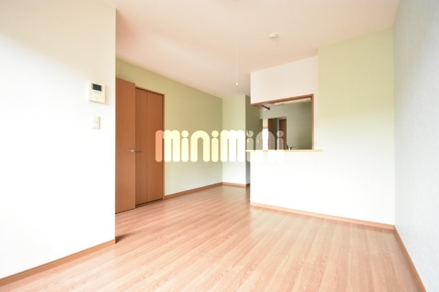 ����15