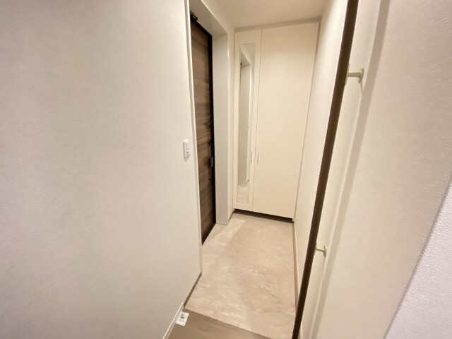 ����8