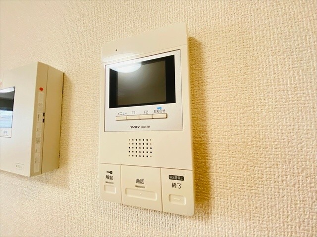 ����8