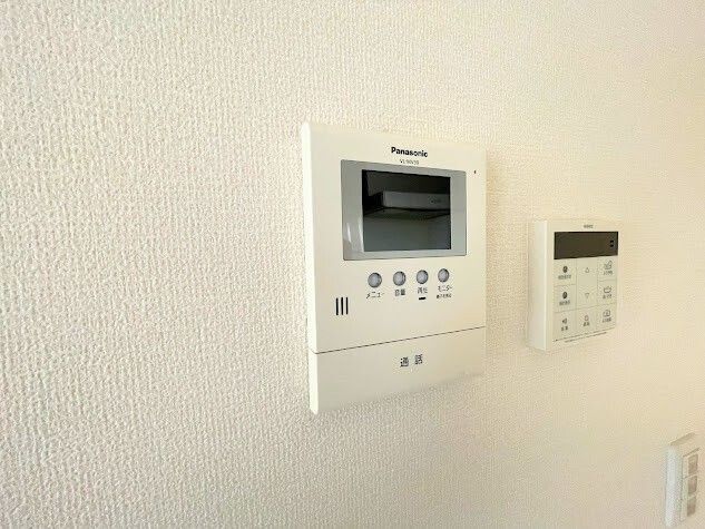 ����11