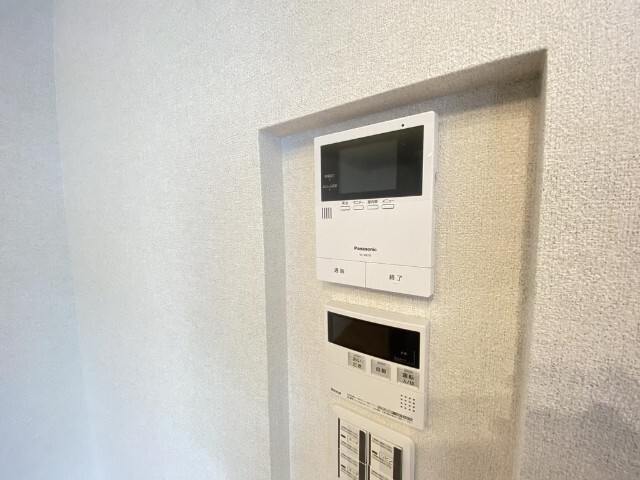 ����11