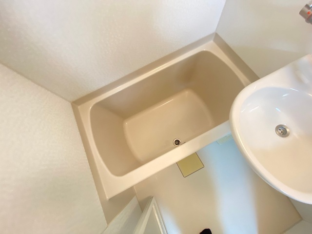 ����13