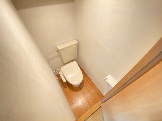 ����8