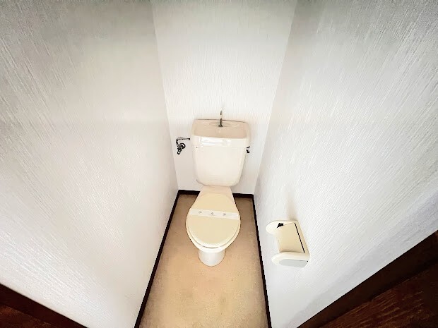 ����4
