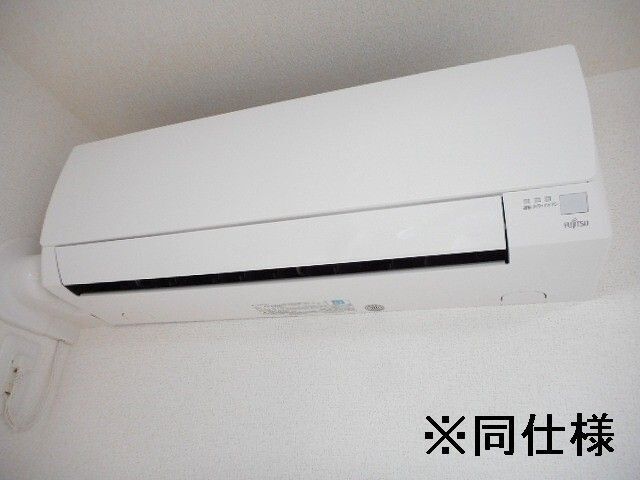 ����12