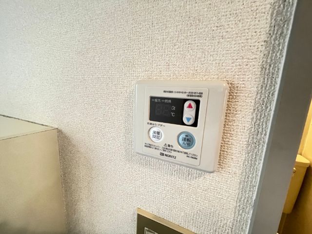 ����20