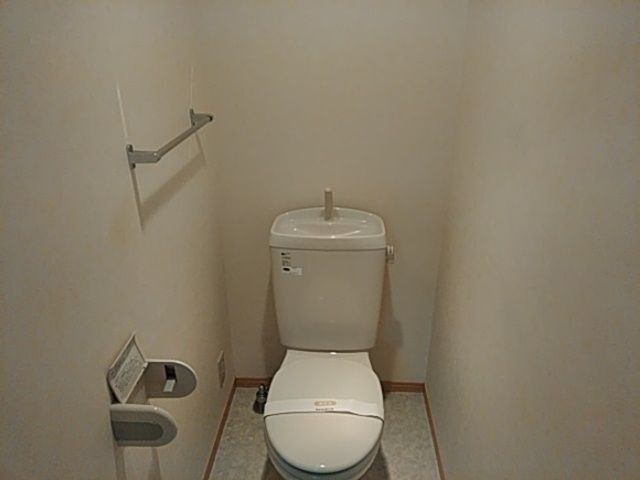 ����4