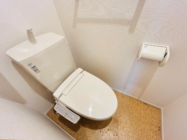����4
