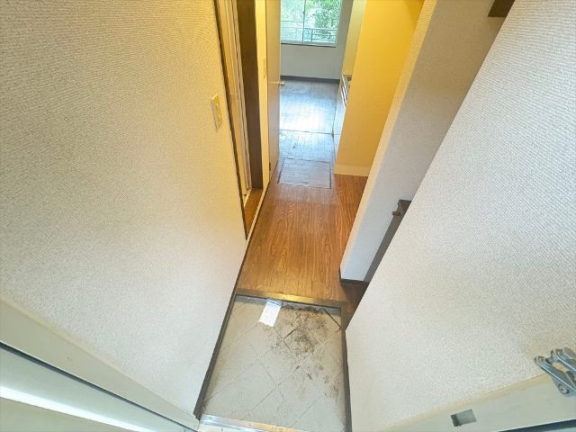 ����20