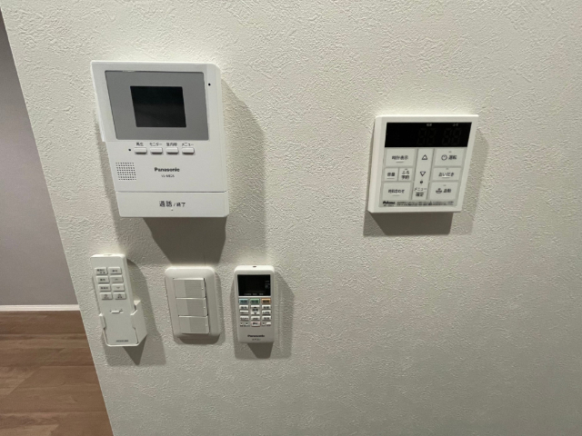 ����11