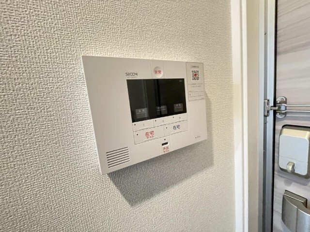 ����20