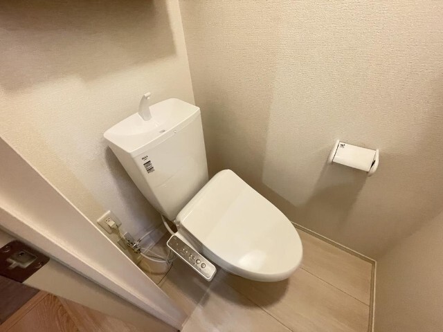 ����5