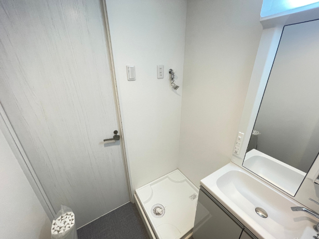 ����21