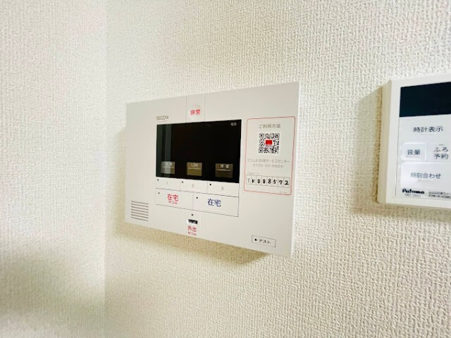 ����10