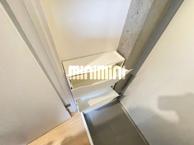 ����21