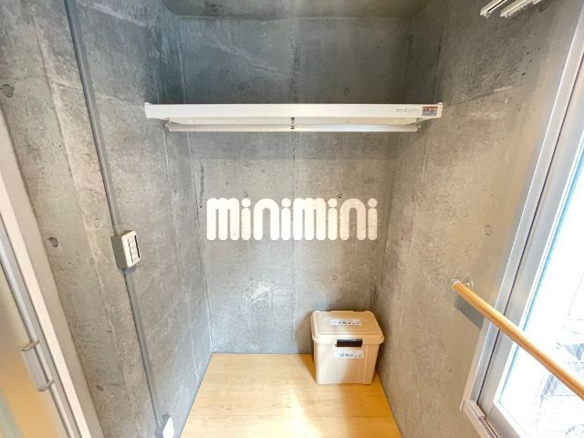 ����6