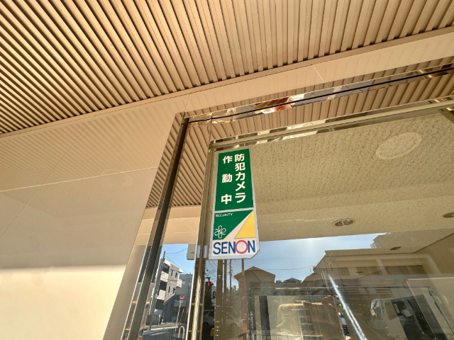 ����12