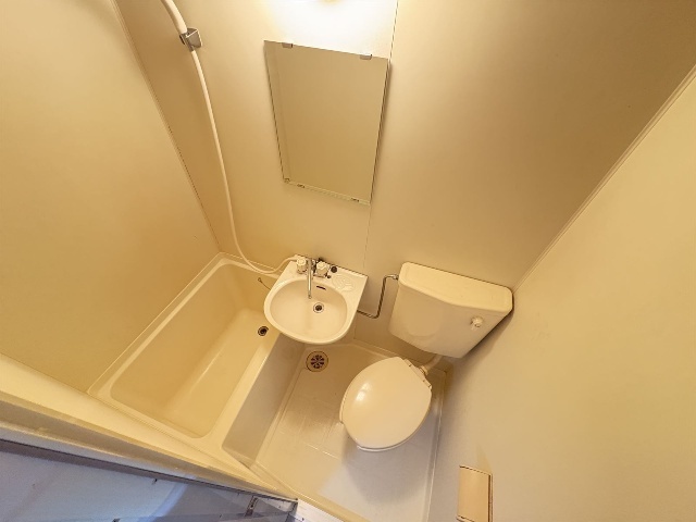 ����8