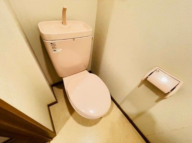 ����4