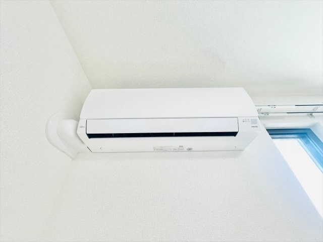 ����20