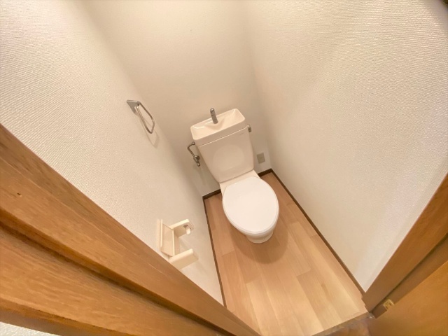 ����8