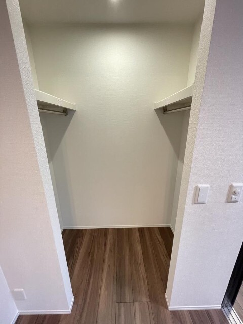 ����7