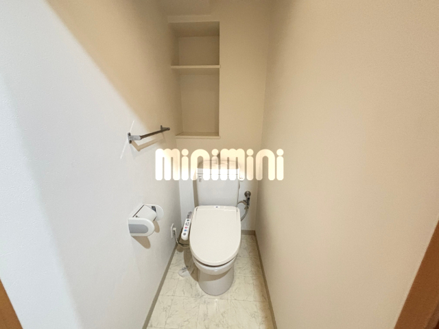 ����4