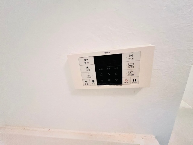 ����23