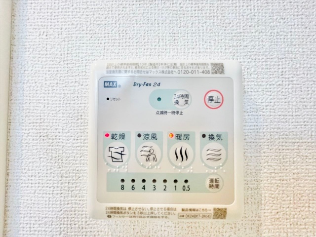 ����9