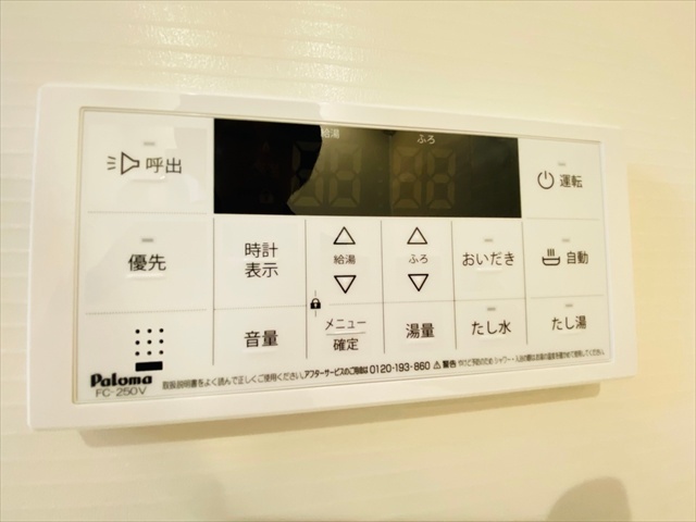 ����9