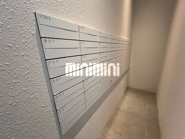 ����13
