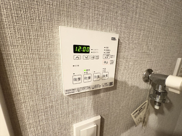 ����16