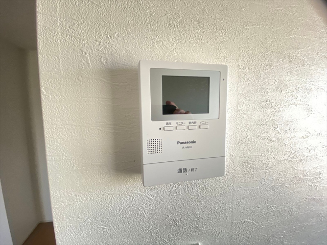 ����7