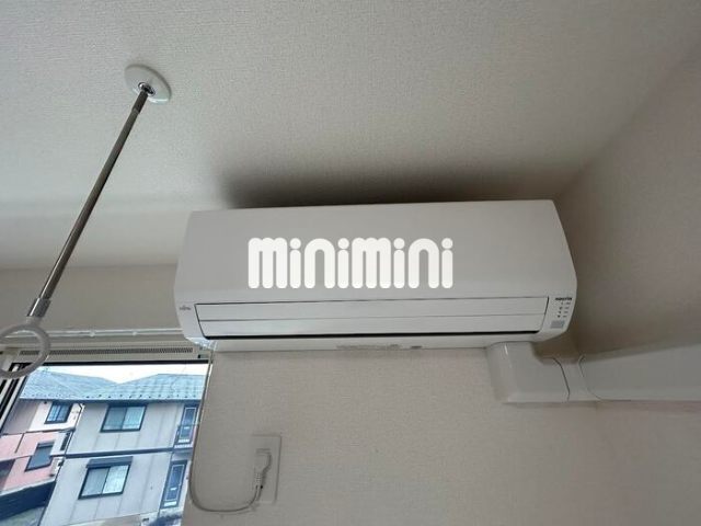 ����9