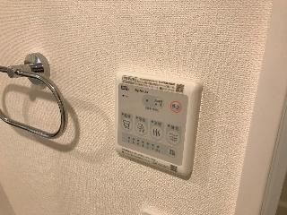 ����18