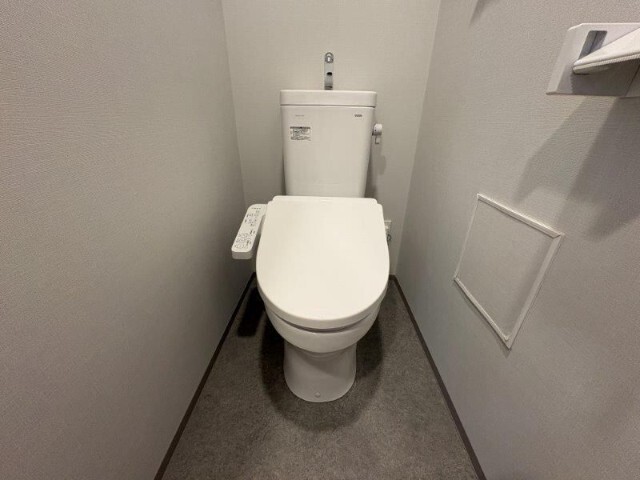 ����4