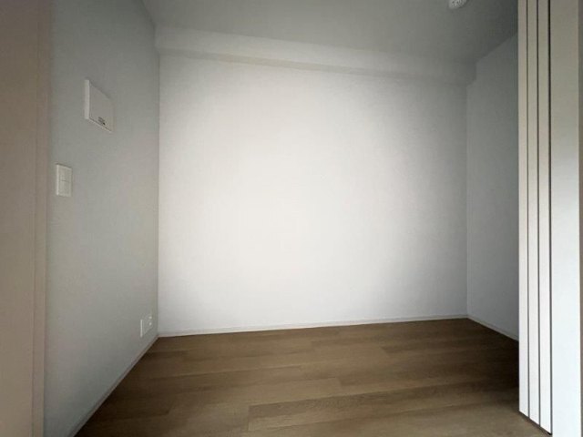 ����5