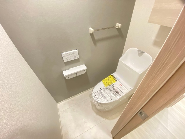 ����8