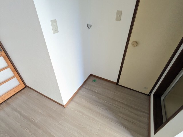 ����8