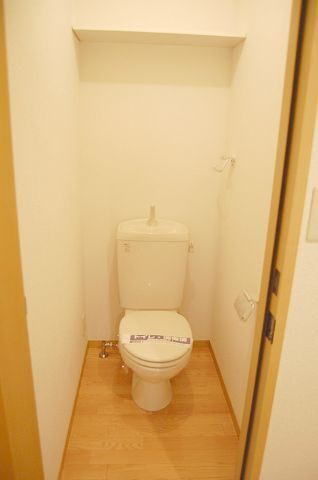 ����4