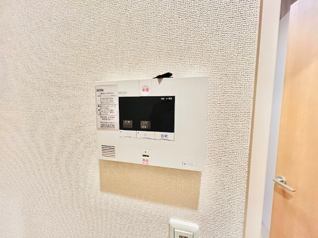 ����11