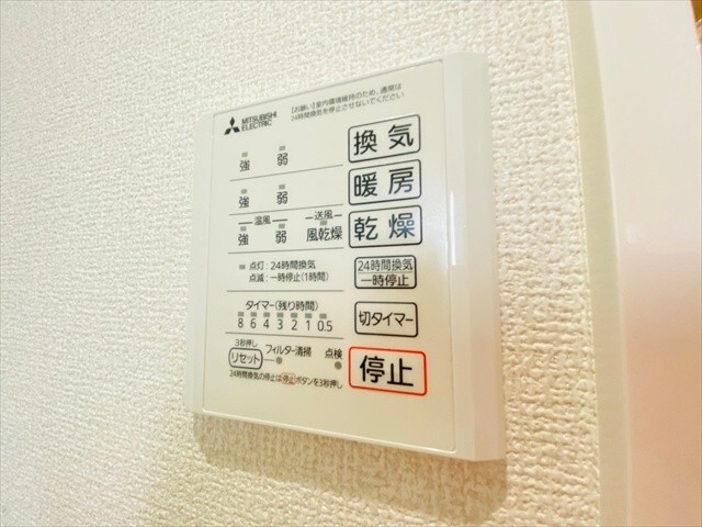����20