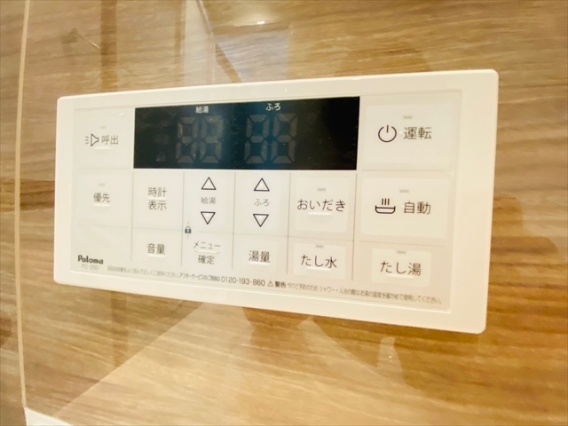 ����9
