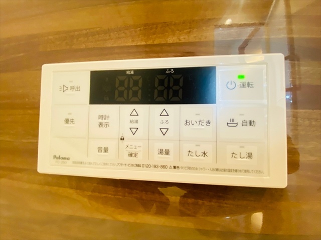 ����9