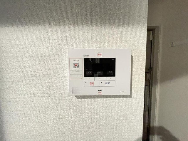 ����18