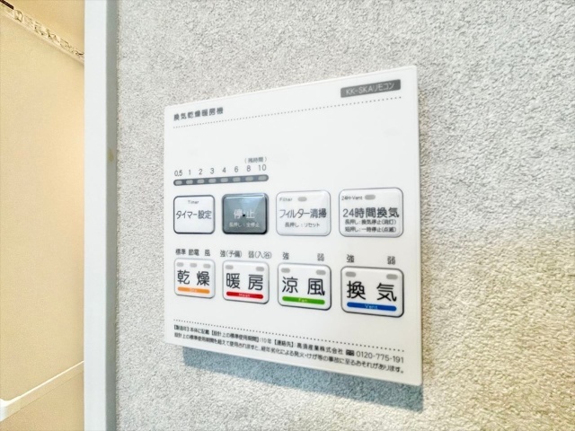 ����9