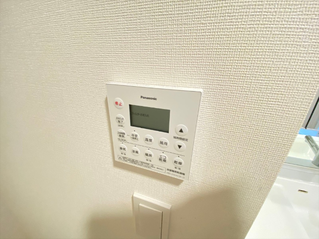 ����20